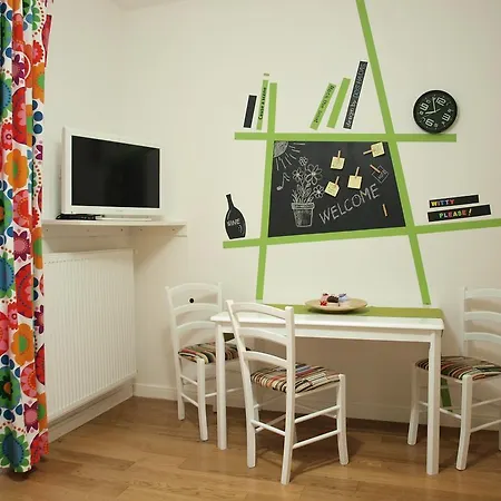Witty Please Apartment *